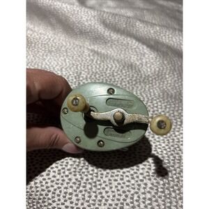Vintage Shakespeare Direct Drive Reel No 1900 Model FG